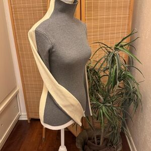 Commense Cream/Gray Turtleneck Sweater
